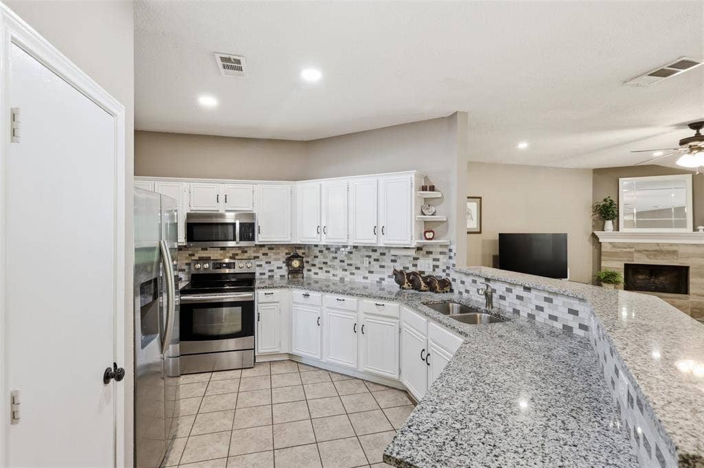 3209 Kingsbury Drive, McKinney, TX 75069 3209 Kingsbury Drive, McKinney, TX 75069