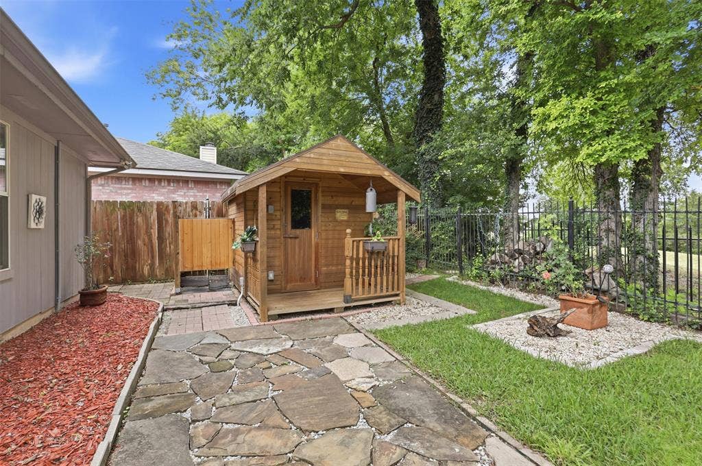 3209 Kingsbury Drive, McKinney, TX 75069 3209 Kingsbury Drive, McKinney, TX 75069
