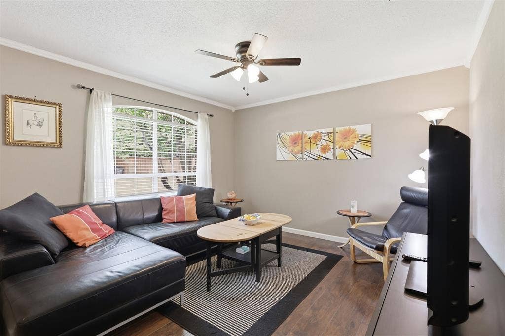 3209 Kingsbury Drive, McKinney, TX 75069 3209 Kingsbury Drive, McKinney, TX 75069