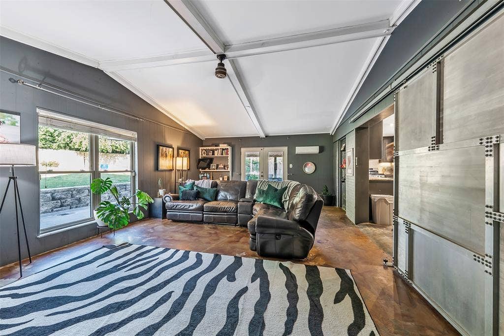 3020 Meadowlark, Tyler, TX 75701 3020 Meadowlark, Tyler, TX 75701