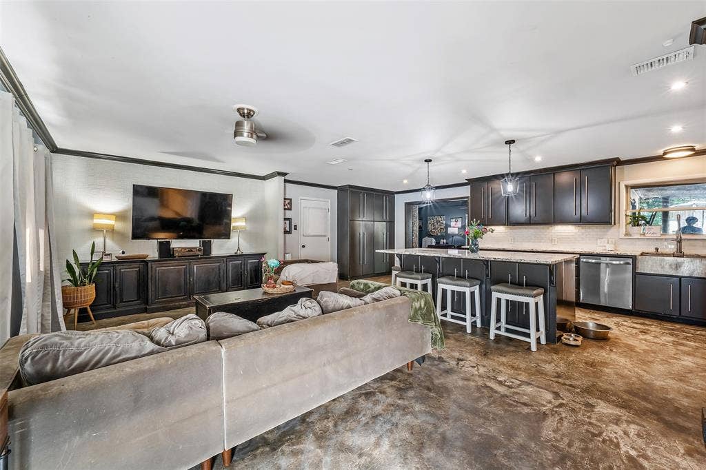 3020 Meadowlark, Tyler, TX 75701 3020 Meadowlark, Tyler, TX 75701