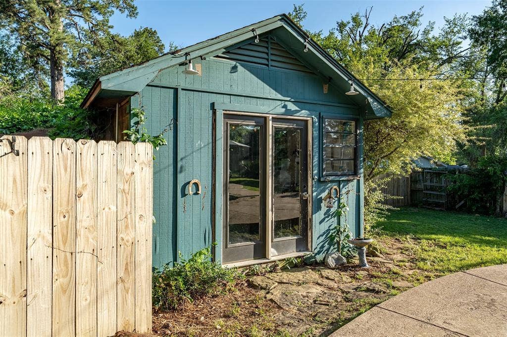 3020 Meadowlark, Tyler, TX 75701 3020 Meadowlark, Tyler, TX 75701
