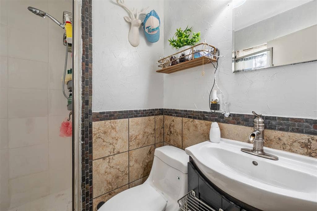 3020 Meadowlark, Tyler, TX 75701 3020 Meadowlark, Tyler, TX 75701