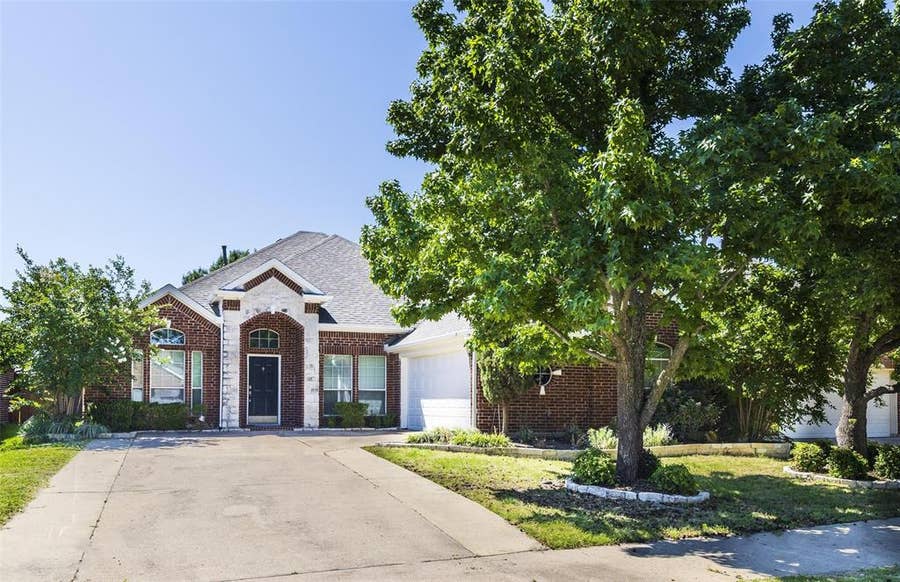 Property photo for 10706 Saint Annes Drive, Rowlett, TX