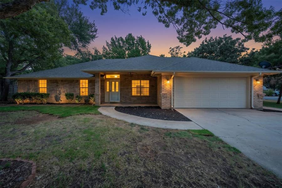 Property photo for 3906 Cimmaron Trail, Granbury, TX