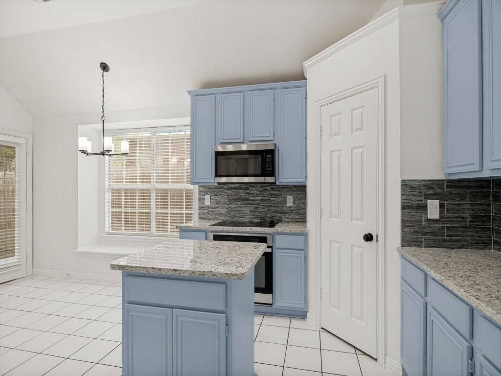 2028 Ravenhurst Drive, Allen, TX 75013 2028 Ravenhurst Drive, Allen, TX 75013