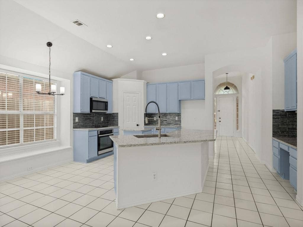 2028 Ravenhurst Drive, Allen, TX 75013 2028 Ravenhurst Drive, Allen, TX 75013