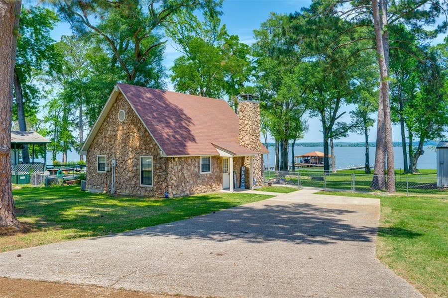 Property photo for 4479 Sunrise Drive, Chandler, TX