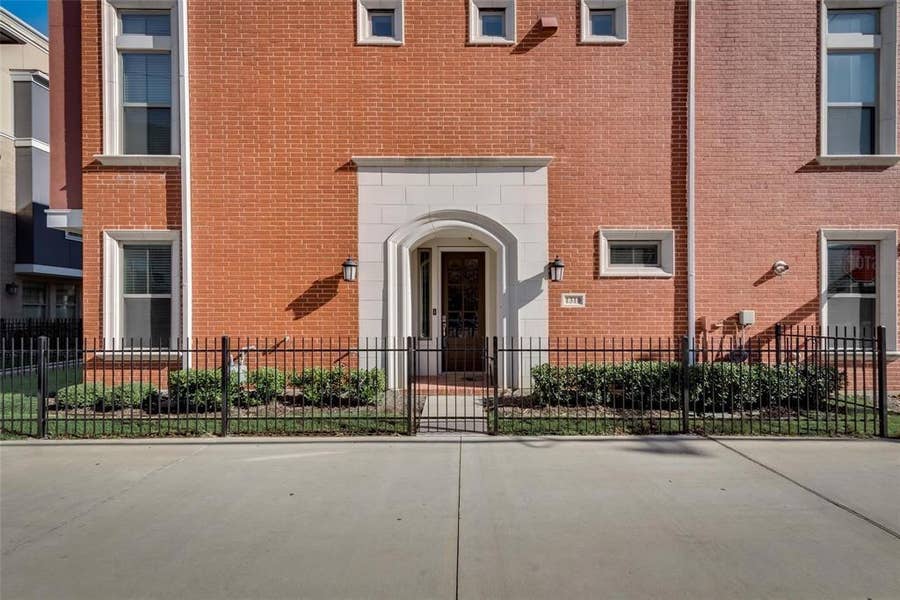 Property photo for 1310 Branchwood Place, Dallas, TX