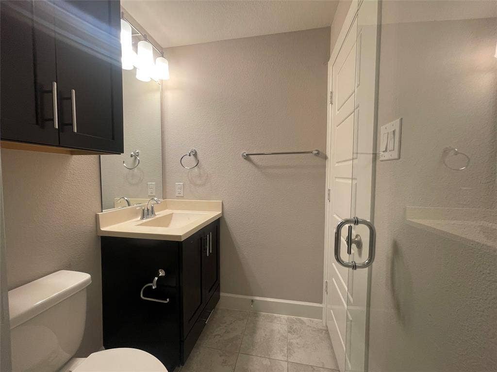 5823 Orion Place, Dallas, TX 75235 5823 Orion Place, Dallas, TX 75235
