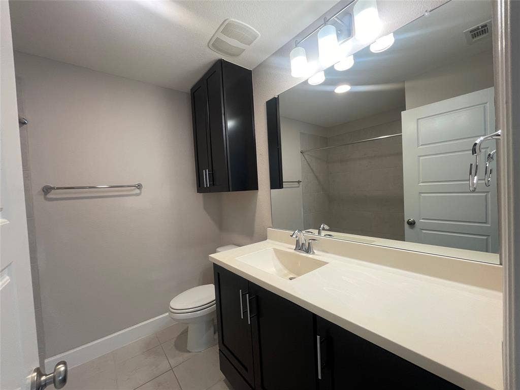 5823 Orion Place, Dallas, TX 75235 5823 Orion Place, Dallas, TX 75235