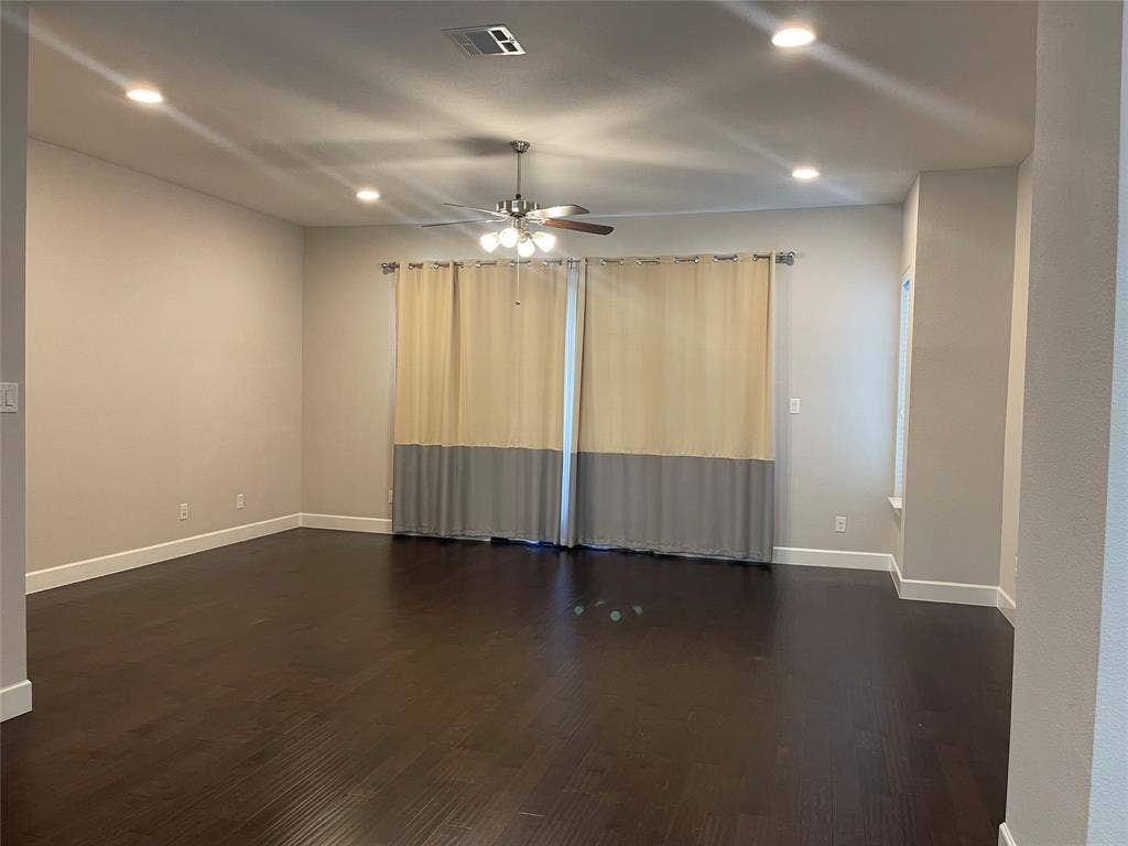 5823 Orion Place, Dallas, TX 75235 5823 Orion Place, Dallas, TX 75235