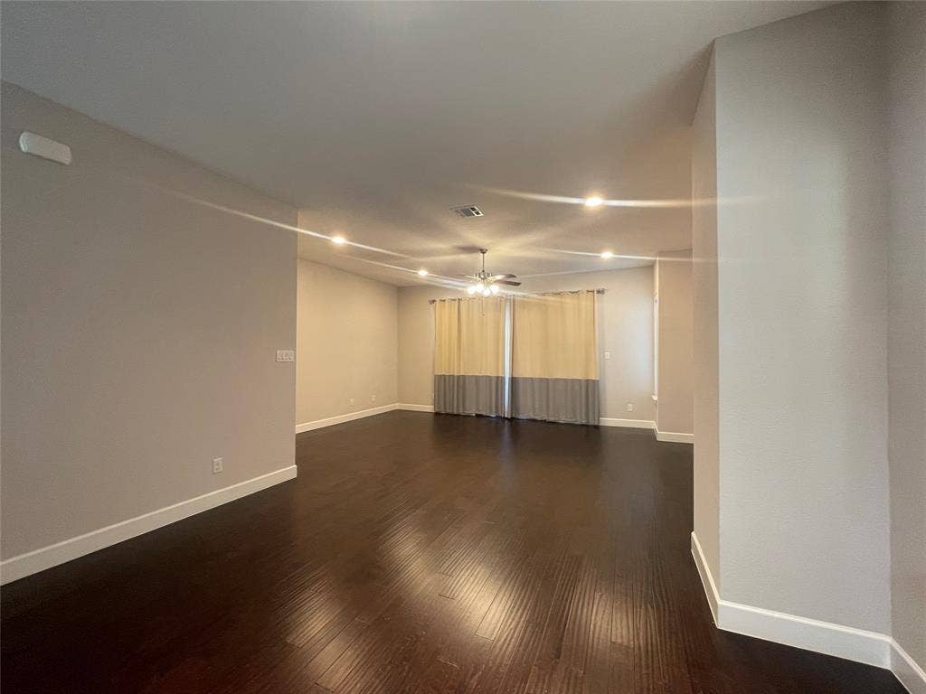 5823 Orion Place, Dallas, TX 75235 5823 Orion Place, Dallas, TX 75235