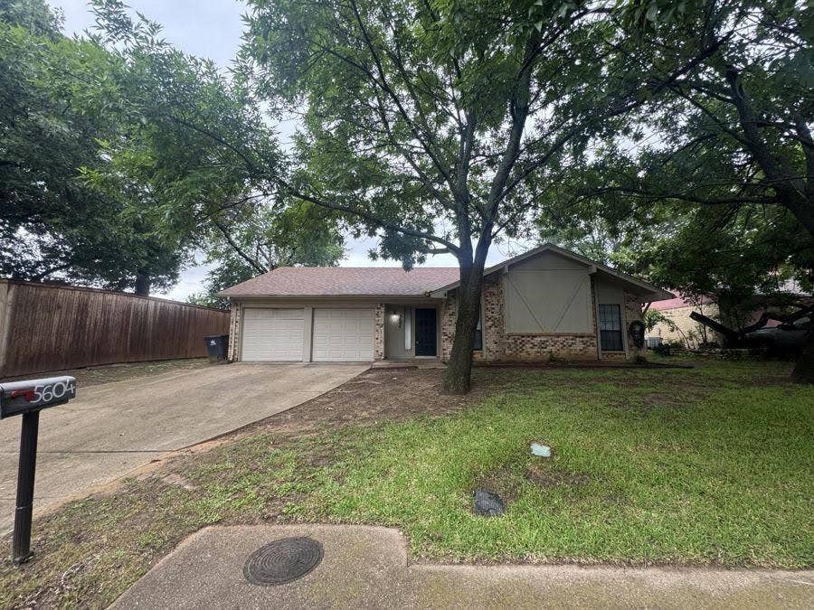 Property photo for 5604 Fireside Drive, Arlington, TX