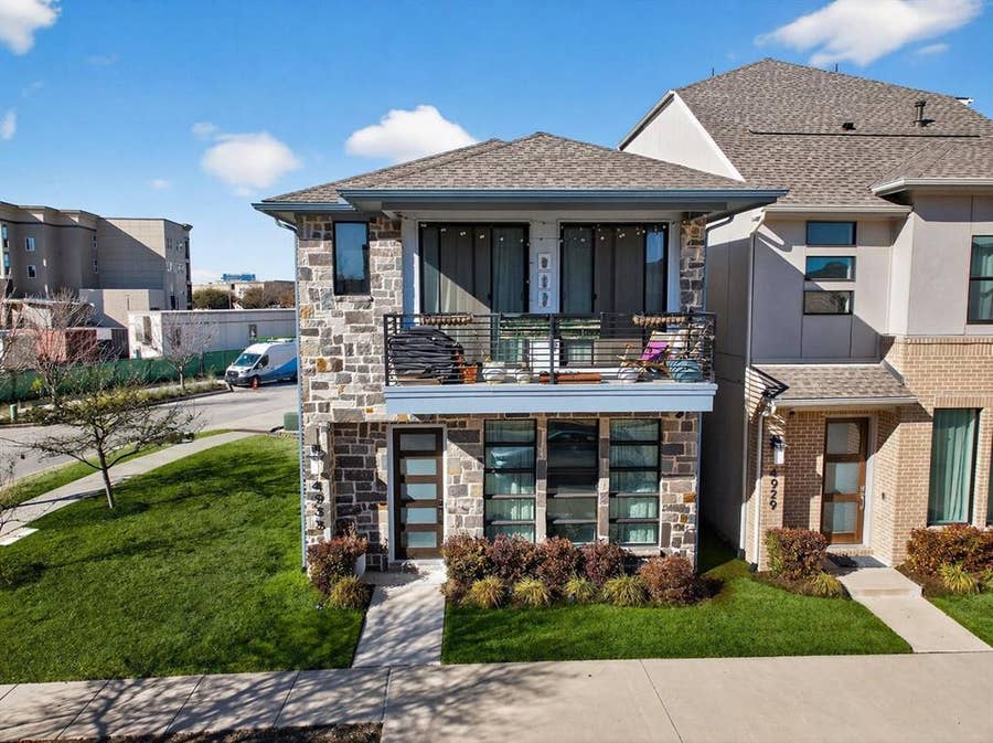Property photo for 4933 Broadway Drive, Plano, TX