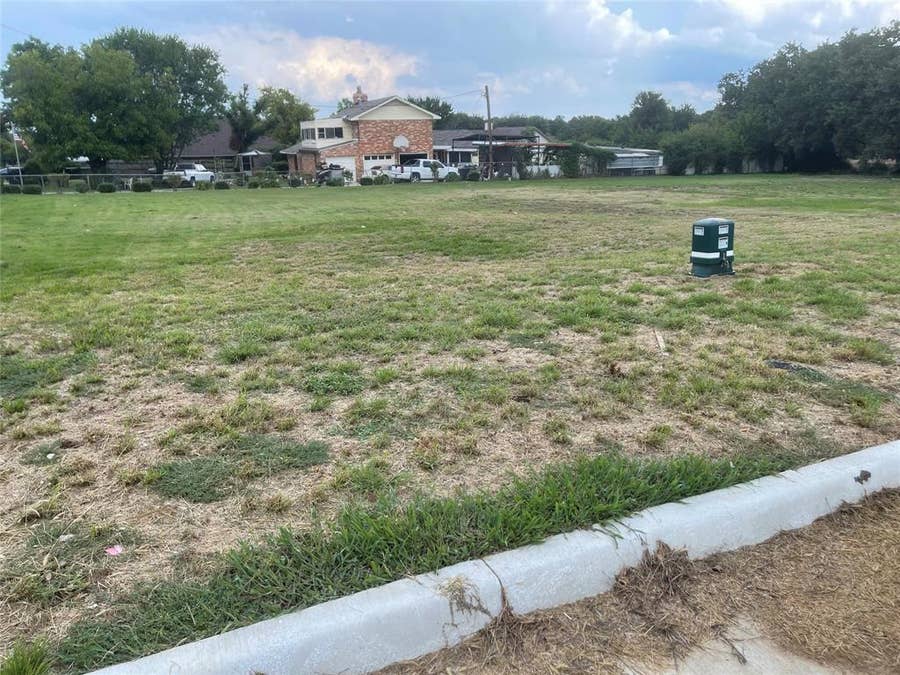 Property photo for 2717 Frontline Road, Fort Worth, TX