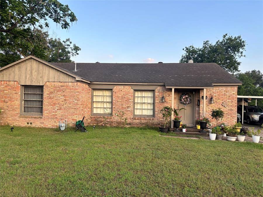 Property photo for 1508 E Texas Avenue, Mart, TX