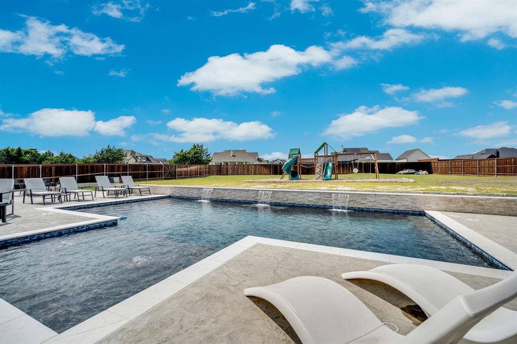4621 Bonanza Drive, Midlothian, TX 76065