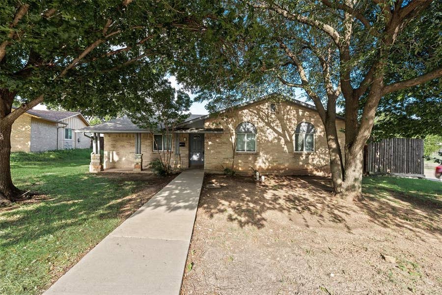 Property photo for 2121 Austin Drive, Carrollton, TX