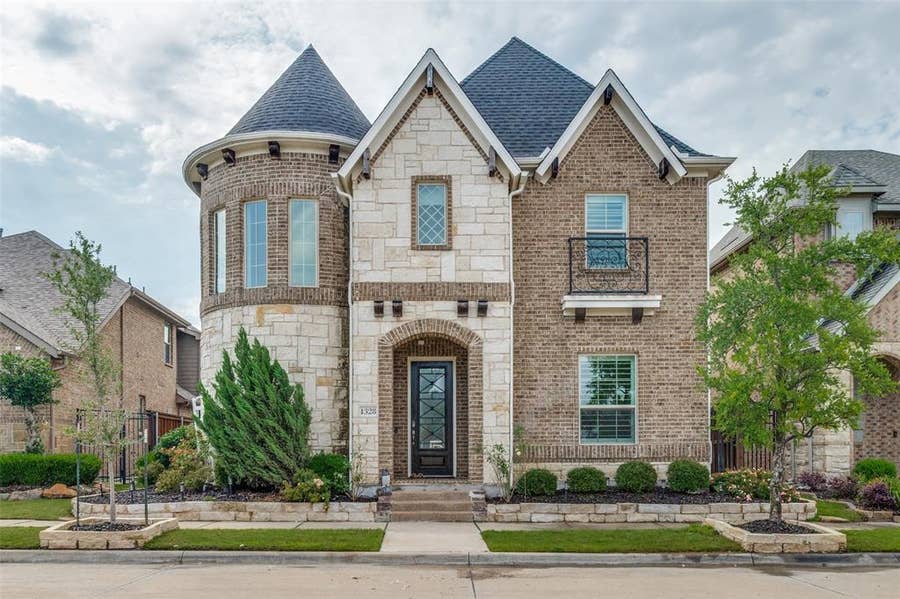 Property photo for 1328 Viridian Park Lane, Arlington, TX