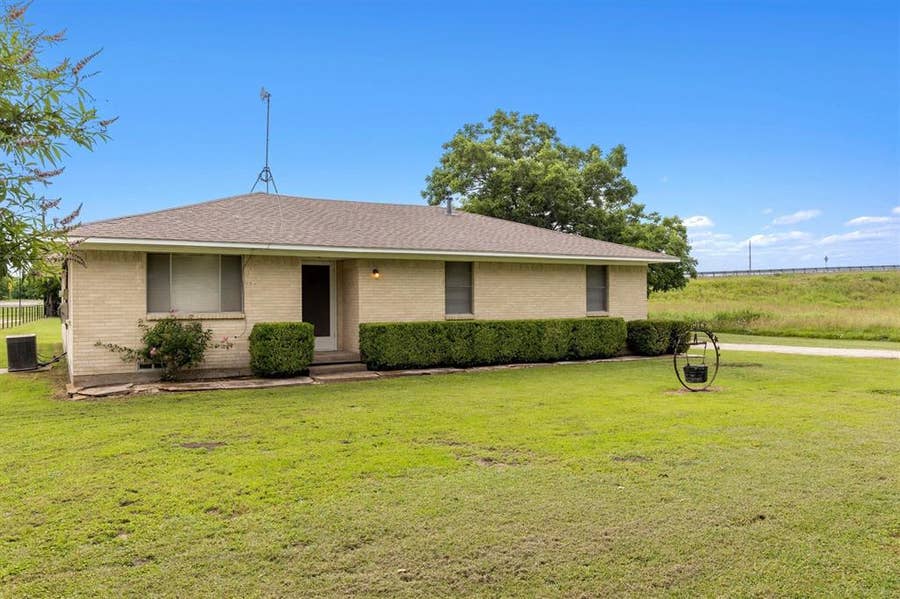 Property photo for 1455 Highway 69 N, Greenville, TX
