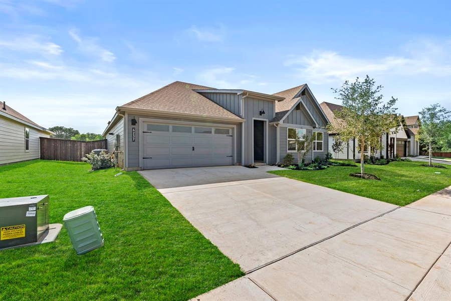 Property photo for 4237 Cornerstone Circle, Granbury, TX