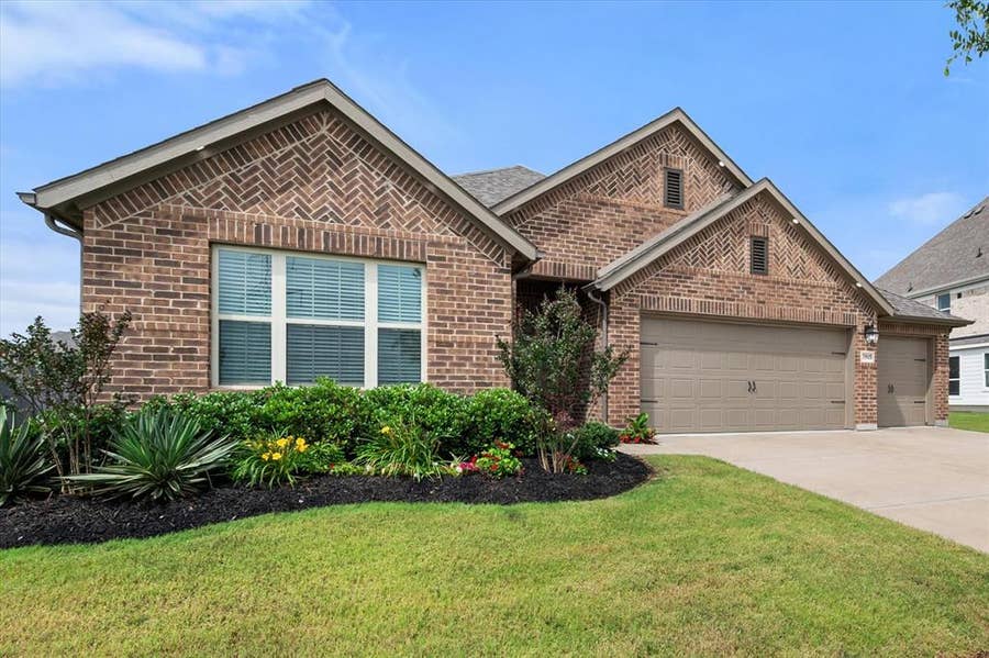 Property photo for 3905 Lombardy Drive, Venus, TX