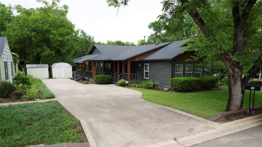 Property photo for 1016 W Collins Street, Denton, TX