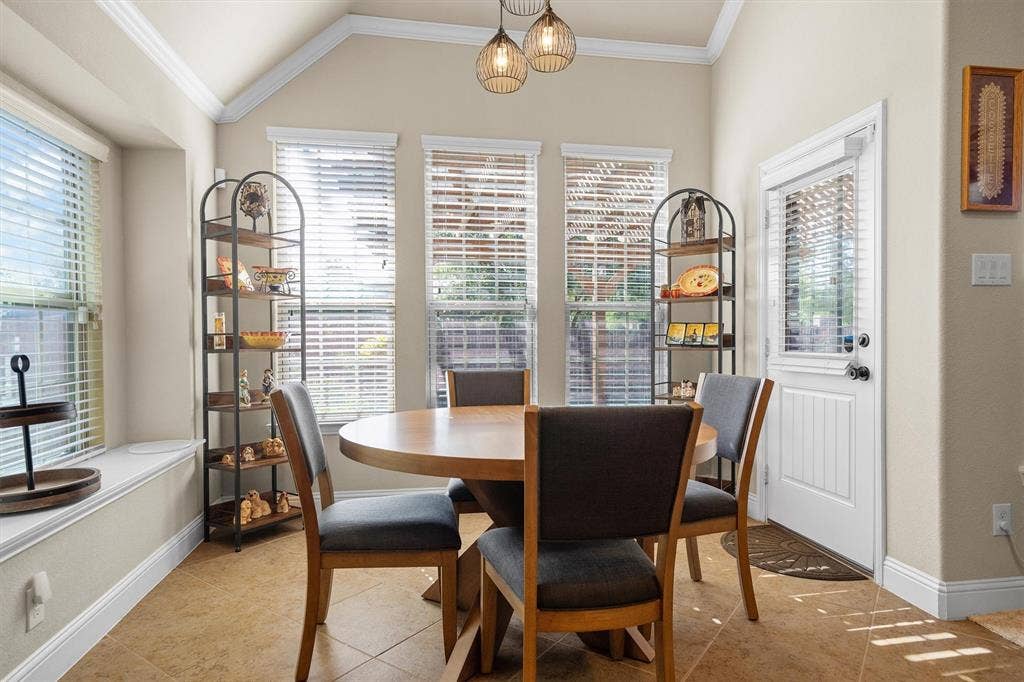 604 Satinwood Lane, Euless, TX 76039 604 Satinwood Lane, Euless, TX 76039