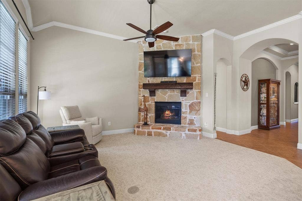 604 Satinwood Lane, Euless, TX 76039 604 Satinwood Lane, Euless, TX 76039