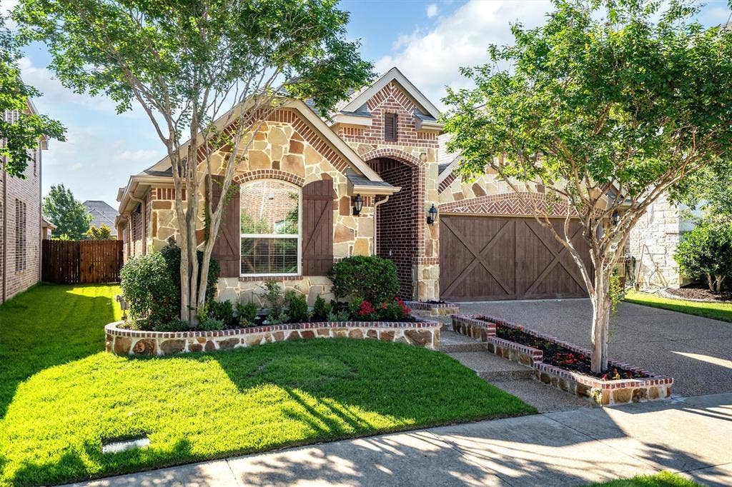 604 Satinwood Lane, Euless, TX 76039 604 Satinwood Lane, Euless, TX 76039