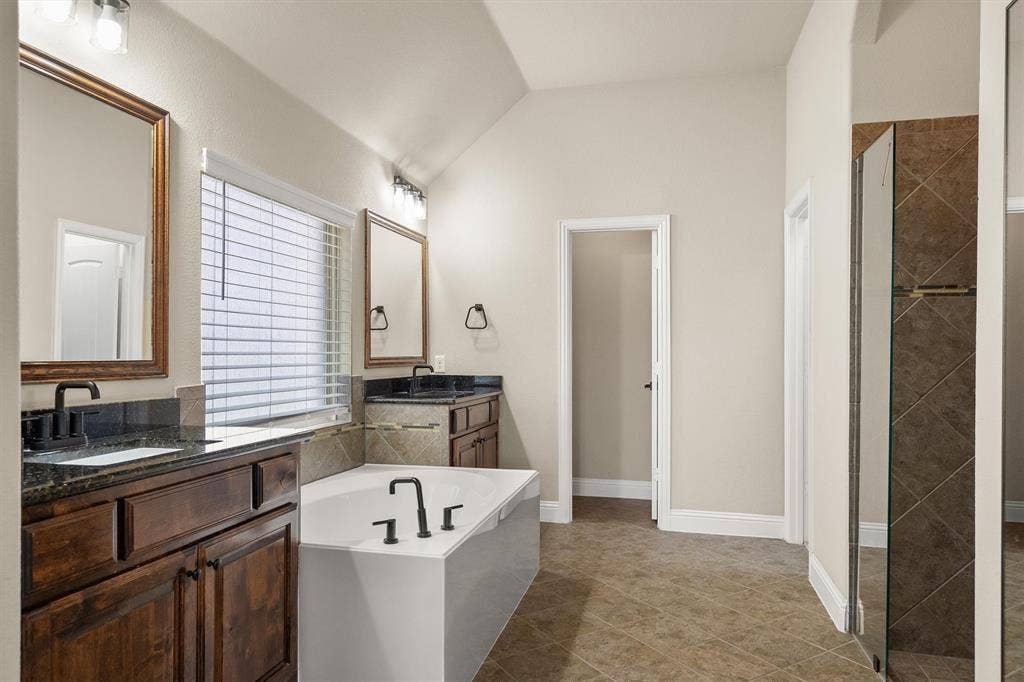 604 Satinwood Lane, Euless, TX 76039 604 Satinwood Lane, Euless, TX 76039