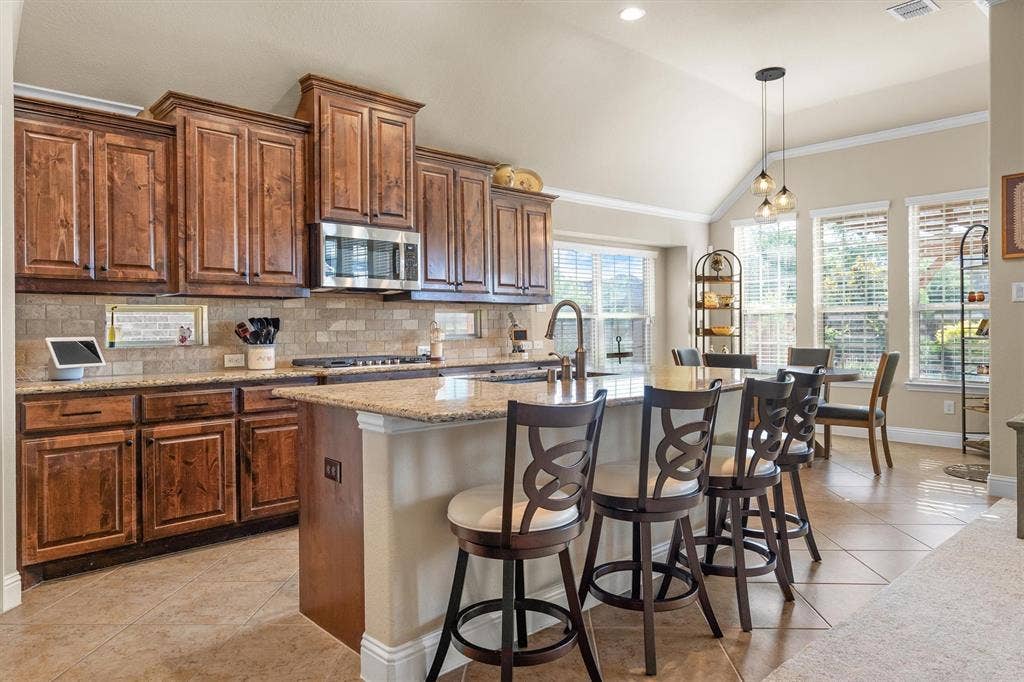 604 Satinwood Lane, Euless, TX 76039 604 Satinwood Lane, Euless, TX 76039