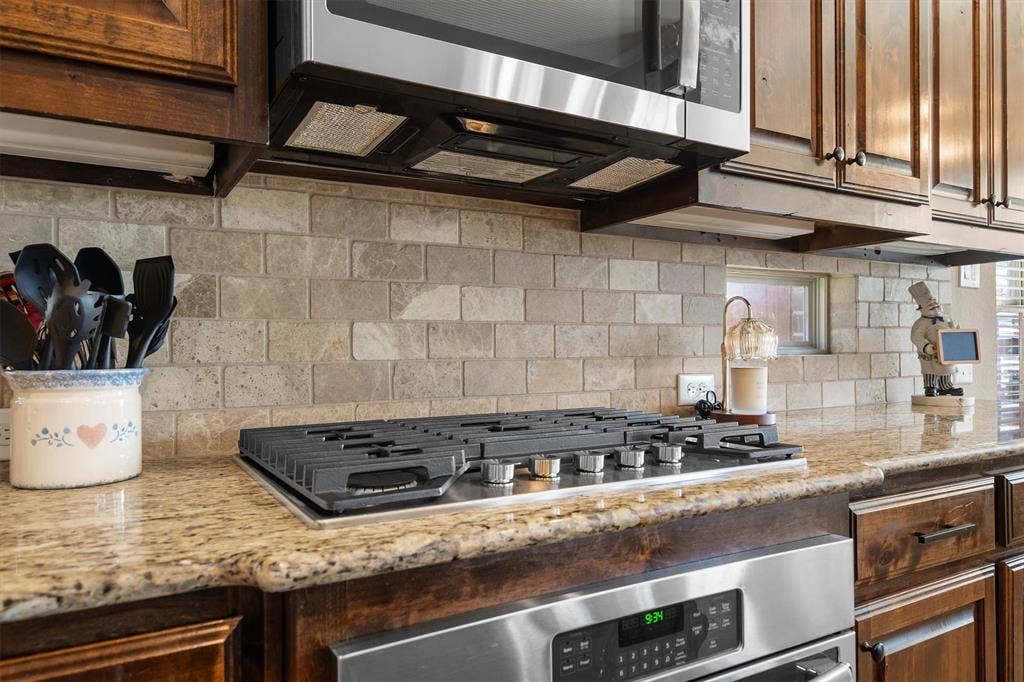 604 Satinwood Lane, Euless, TX 76039 604 Satinwood Lane, Euless, TX 76039