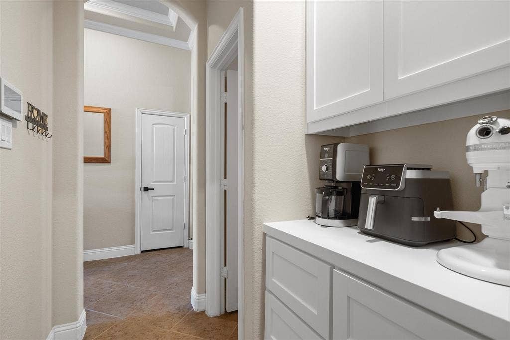 604 Satinwood Lane, Euless, TX 76039 604 Satinwood Lane, Euless, TX 76039
