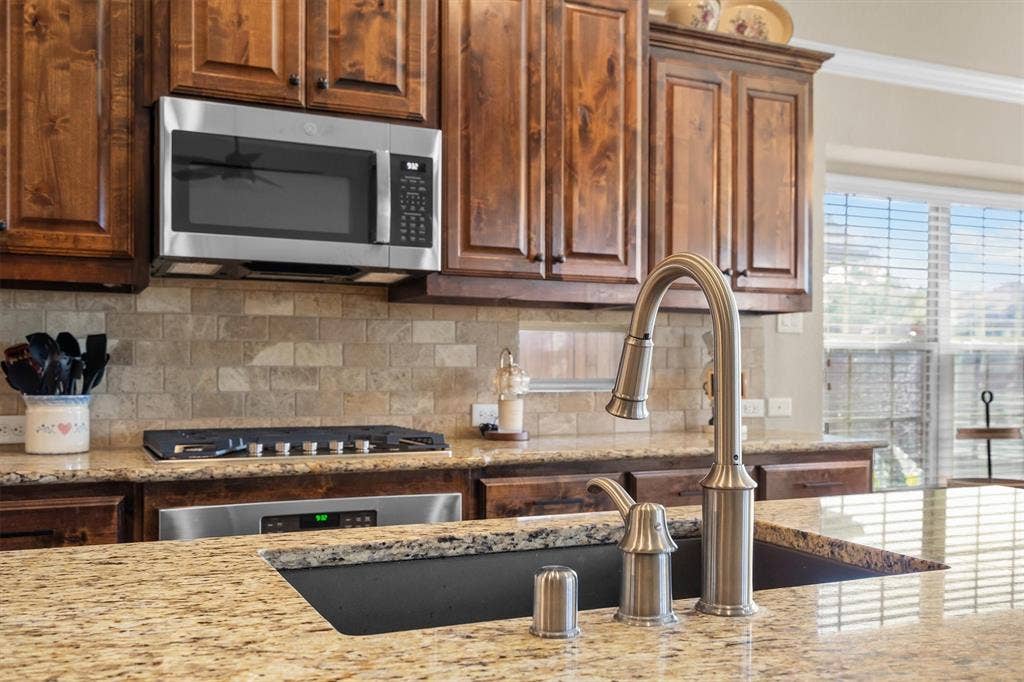 604 Satinwood Lane, Euless, TX 76039 604 Satinwood Lane, Euless, TX 76039
