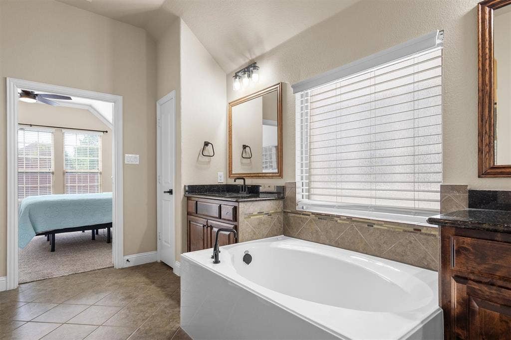 604 Satinwood Lane, Euless, TX 76039 604 Satinwood Lane, Euless, TX 76039
