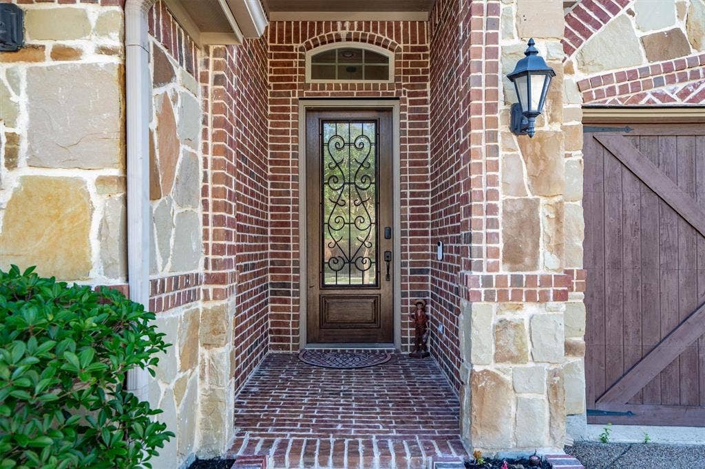 604 Satinwood Lane, Euless, TX 76039 604 Satinwood Lane, Euless, TX 76039