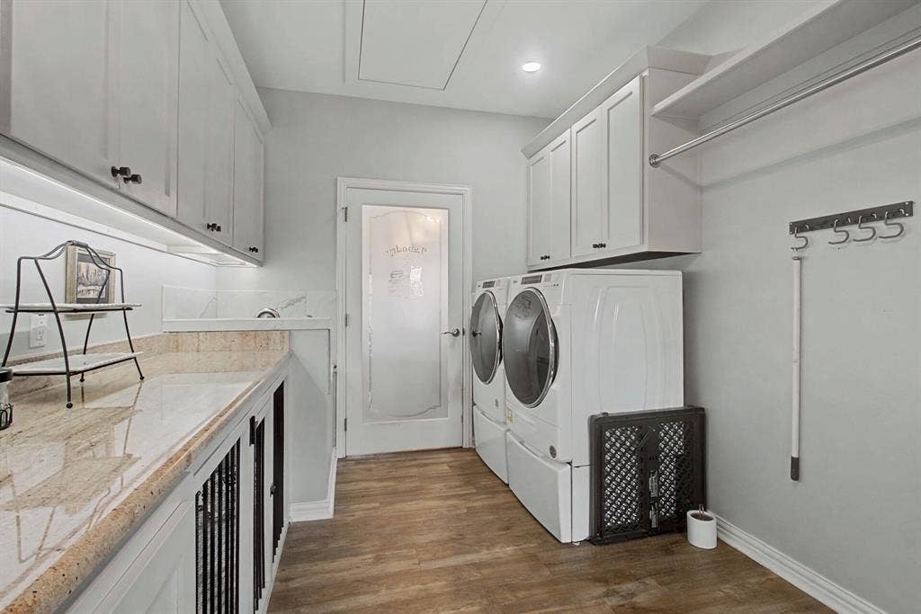 9748 County Road 1200, Athens, TX 75751 Amazing laundry room with built-in dog bath andkennels