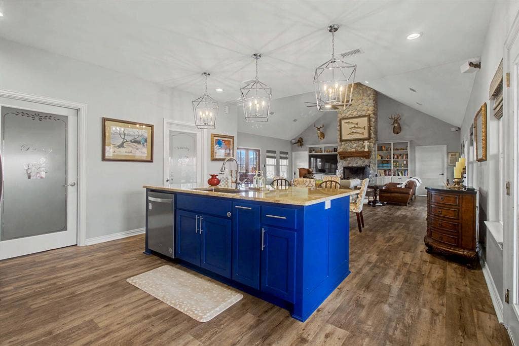 9748 County Road 1200, Athens, TX 75751 9748 County Road 1200, Athens, TX 75751