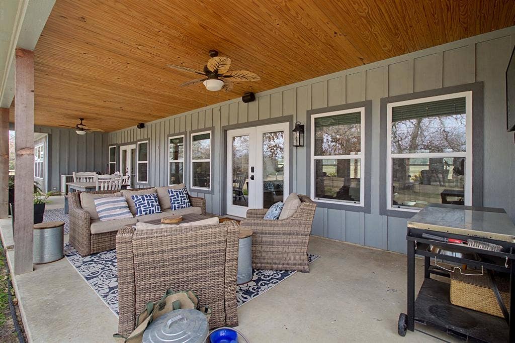 9748 County Road 1200, Athens, TX 75751 9748 County Road 1200, Athens, TX 75751