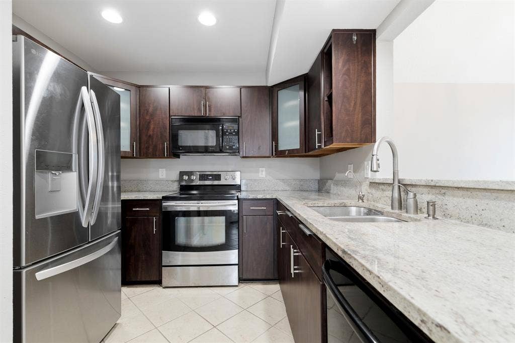 2927 S Bend Drive, Dallas, TX 75229 2927 S Bend Drive, Dallas, TX 75229
