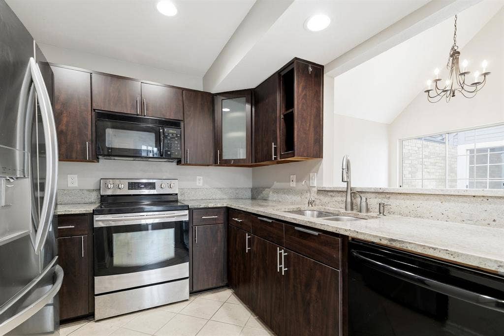 2927 S Bend Drive, Dallas, TX 75229 2927 S Bend Drive, Dallas, TX 75229