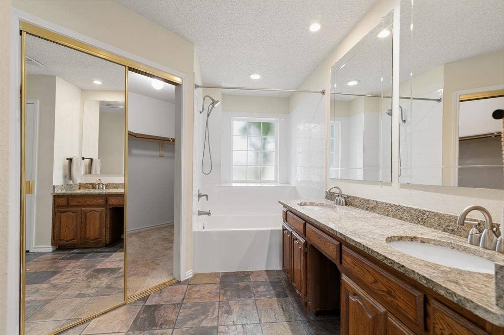 2927 S Bend Drive, Dallas, TX 75229 2927 S Bend Drive, Dallas, TX 75229