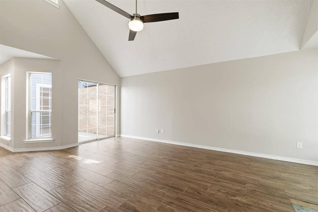 2927 S Bend Drive, Dallas, TX 75229 2927 S Bend Drive, Dallas, TX 75229