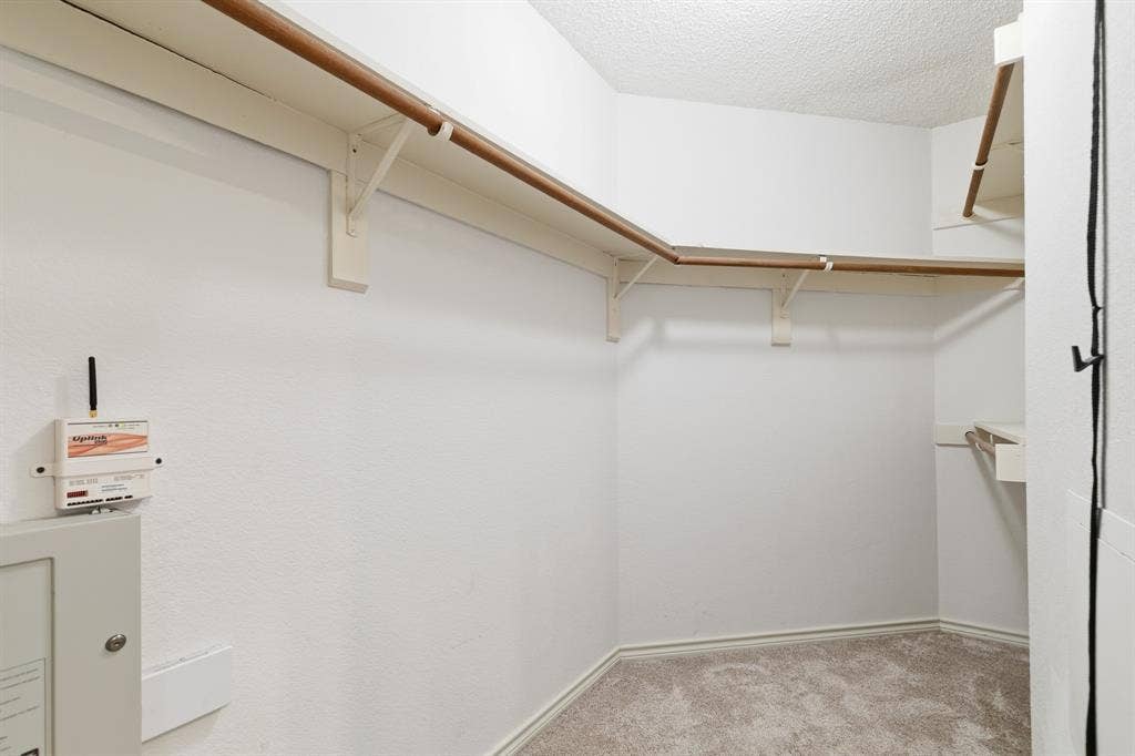 2927 S Bend Drive, Dallas, TX 75229 2927 S Bend Drive, Dallas, TX 75229