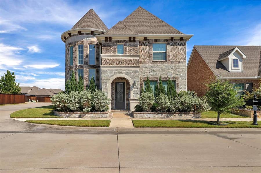 Property photo for 4209 Whispering Willow Way, Arlington, TX