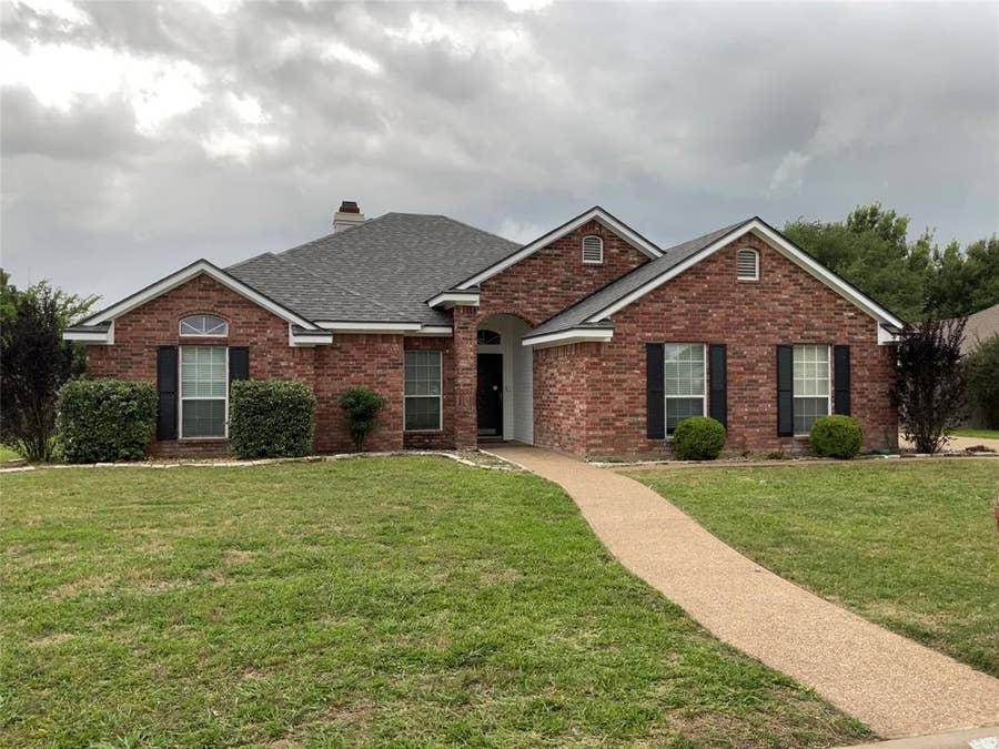 Property photo for 212 Toluca Trail, Hewitt, TX