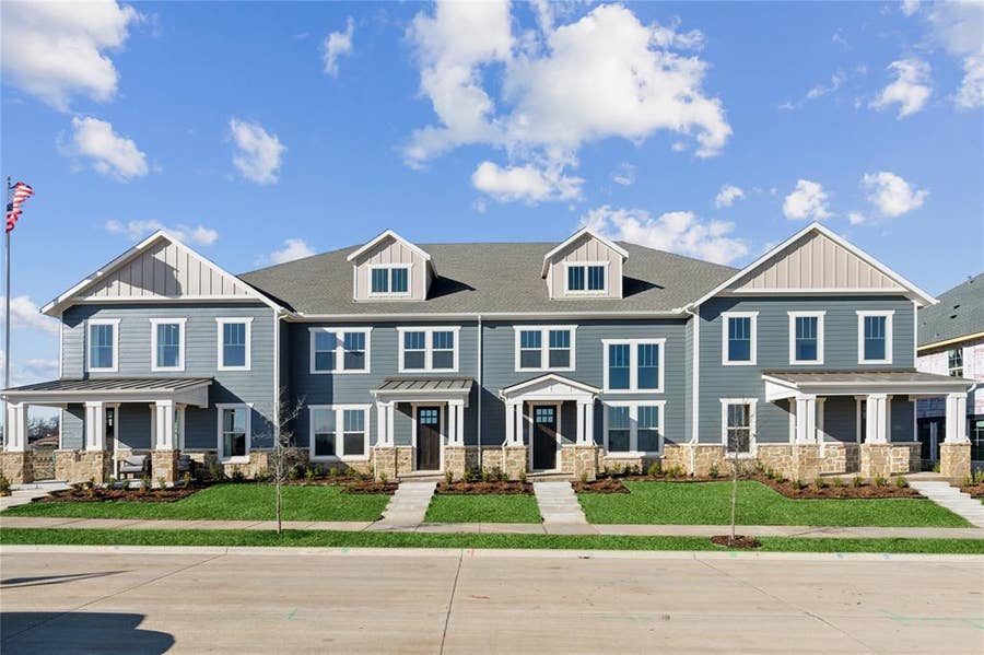 Property photo for 1041 Magdalena Way, Midlothian, TX