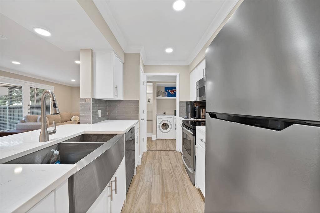 5904 Sandhurst Lane, #145, Dallas, TX 75206 5904 Sandhurst Lane, #145, Dallas, TX 75206